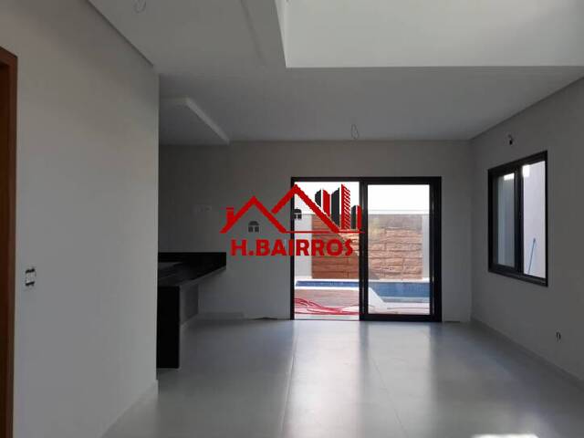 Casa para Venda em São José dos Campos - 3