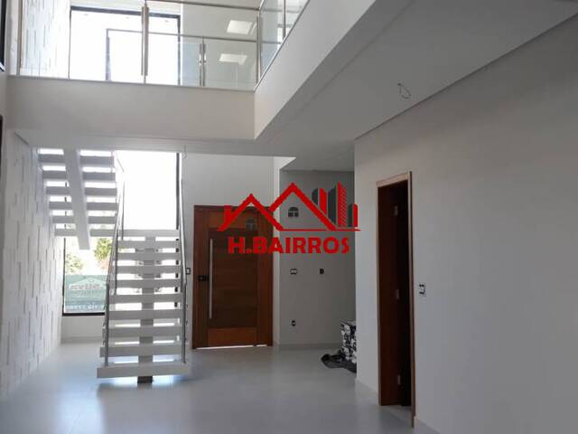 Casa para Venda em São José dos Campos - 4