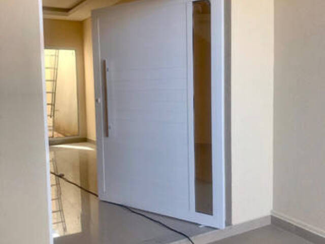Casa para Venda em São José dos Campos - 4