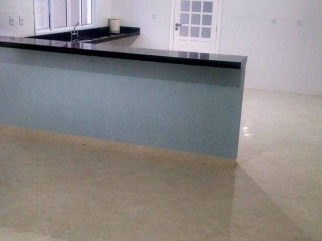 Casa para Venda em São José dos Campos - 4