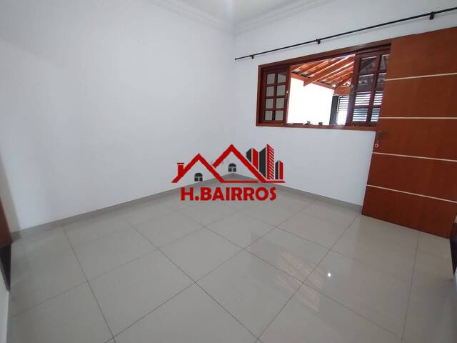 Casa para Venda em São José dos Campos - 2