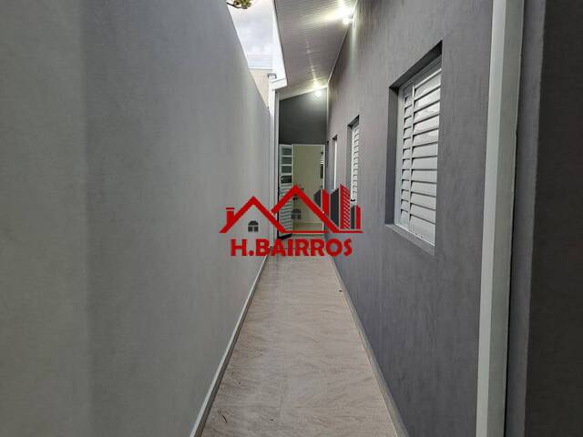 Casa para Venda em São José dos Campos - 3